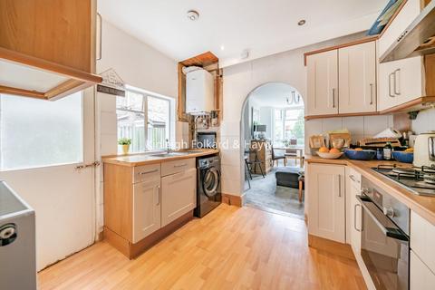 3 bedroom terraced house for sale, Honley Road, Catford