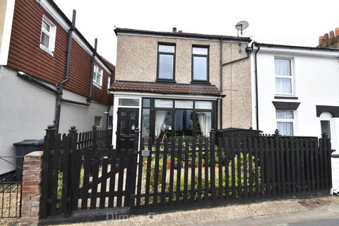 4 bedroom end of terrace house for sale, Grove Road, Hardway