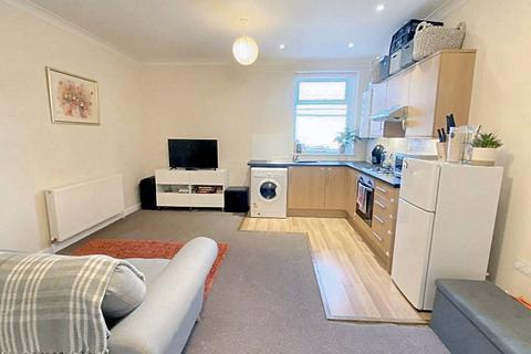 1 bedroom apartment to rent, Bargates, Christchurch BH23