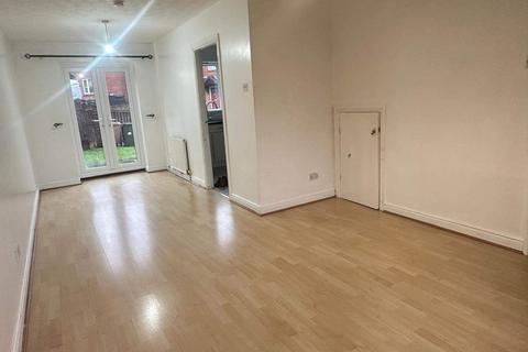 3 bedroom semi-detached house to rent, Hollowbrook Way, Shawclough, Rochdale