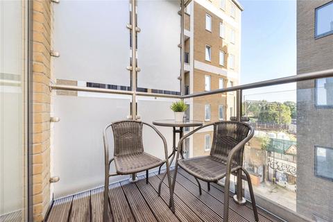 1 bedroom flat for sale, Shipwright House, 14 Boulcott Street, London