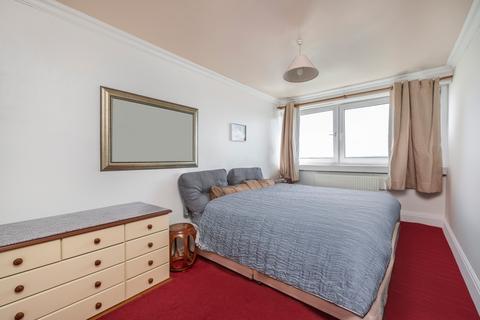 2 bedroom flat for sale, Allenford House, Tunworth Crescent, London