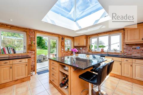 3 bedroom semi-detached house for sale, Gladstone Way, Hawarden CH5 3