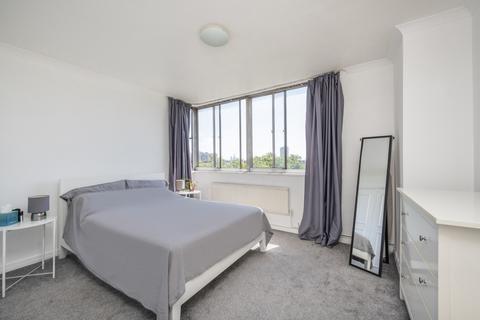 1 bedroom flat for sale, Quadrangle Tower, Cambridge Square, London