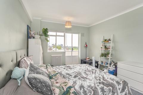 1 bedroom flat for sale, Harrow Lodge, St. Johns Wood Road, London