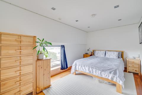 4 bedroom flat for sale, The Piper Building, Peterborough Road, London