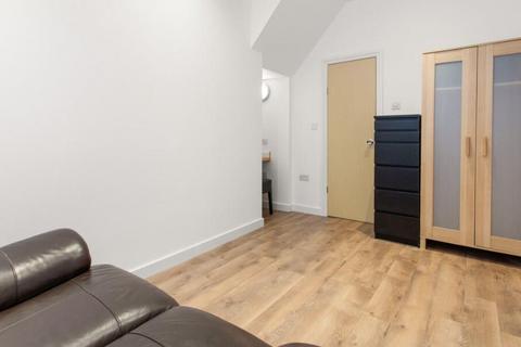 2 bedroom flat to rent, Canfield Place, South Hampstead, London