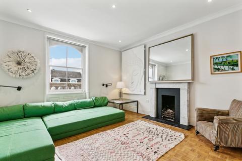 2 bedroom flat to rent, Stafford Terrace, London