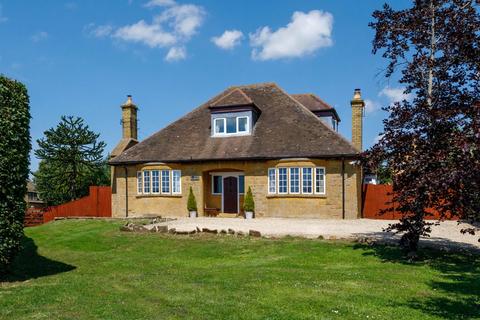 Cheltenham - 4 bedroom detached house for sale