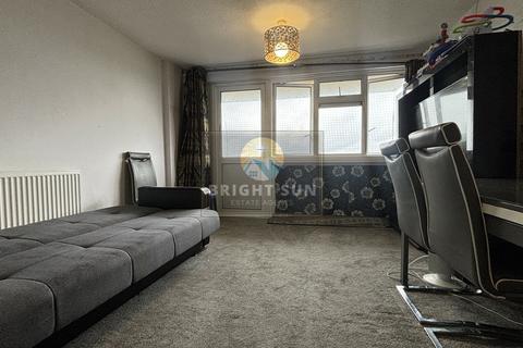 2 bedroom flat to rent, Yeading Lane, Hayes UB4