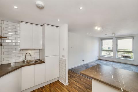8/9 Constitution Street, Edinburgh, EH6 7BT
