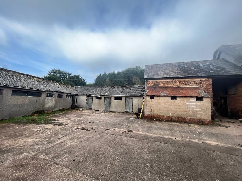 Barn B  C Internal Courtyard.jpg