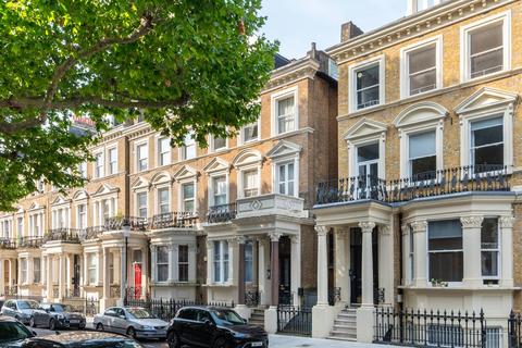 2 bedroom flat to rent, Holland Park Gardens, Holland Park, London, W14