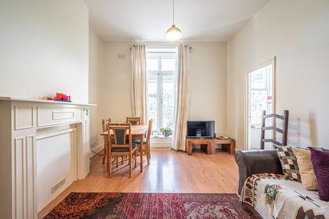 2 bedroom flat to rent, Fordwych Road, West Hampstead, London, NW2