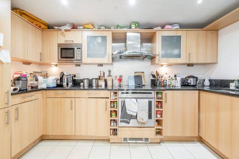 3 bedroom flat to rent, Vauxhall Bridge Road, Westminster, London, SW1V