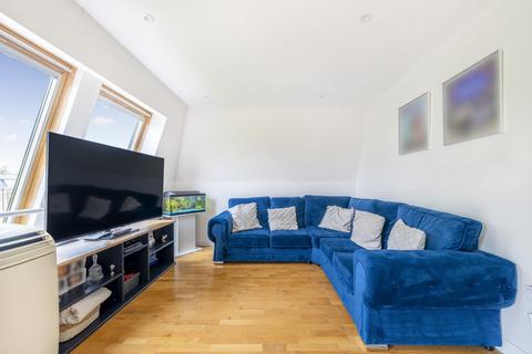 2 bedroom apartment for sale, The Avenue, Surrey KT4