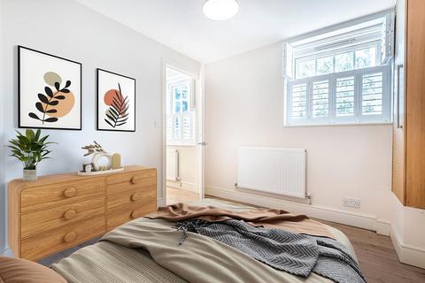 1 bedroom flat for sale, Wimbledon Park Side, Putney