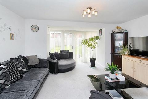 4 bedroom townhouse for sale, Lilac Crescent, Blakelaw, Newcastle upon Tyne, Tyne and Wear, NE5 3QU