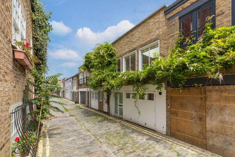 3 bedroom terraced house to rent, St. Petersburgh Mews, London, W2