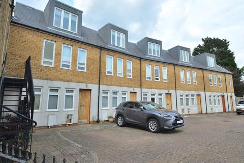 3 bedroom end of terrace house to rent, Paddock Gardens, Crystal Palace SE19