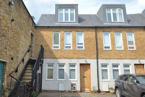 3 bedroom end of terrace house to rent, Paddock Gardens, Crystal Palace SE19