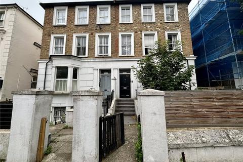 2 bedroom apartment to rent, Coningham Road, London, W12