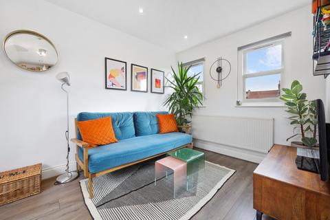 2 bedroom flat for sale, Cricketfield Road, London E5