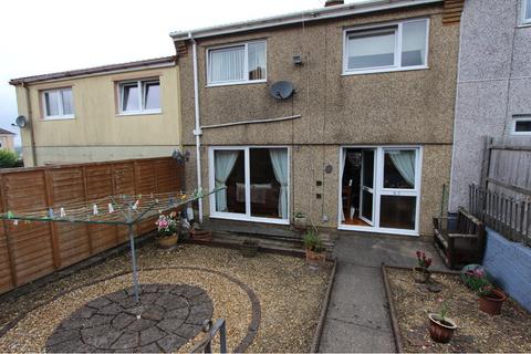 3 bedroom terraced house for sale, Elm Court, Pantside Estate, Newbridge