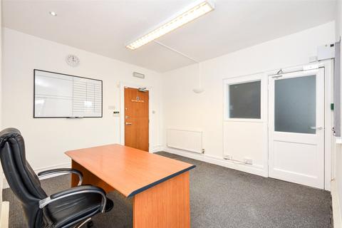 Office to rent, Conway Road, Colwyn Bay, Conwy, LL29