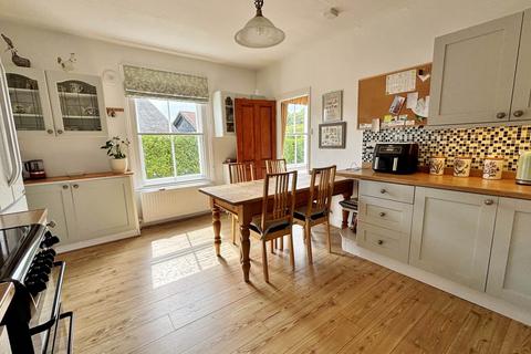 3 bedroom flat for sale, The Old Post Office, Wilton, Marlborough, SN8 3SS