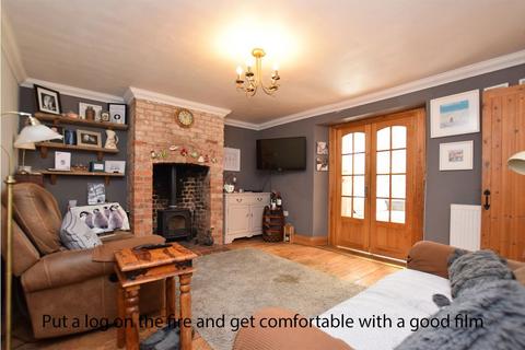 2 bedroom semi-detached house for sale, Brow Of The Hill, King's Lynn PE32