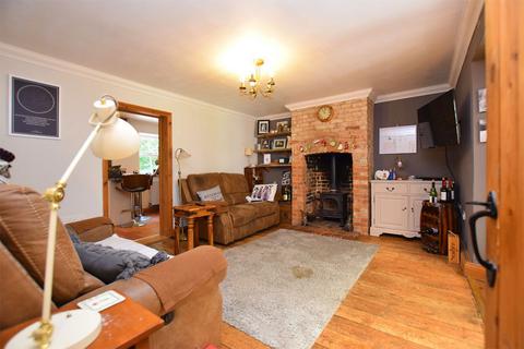 2 bedroom semi-detached house for sale, Brow Of The Hill, King's Lynn PE32
