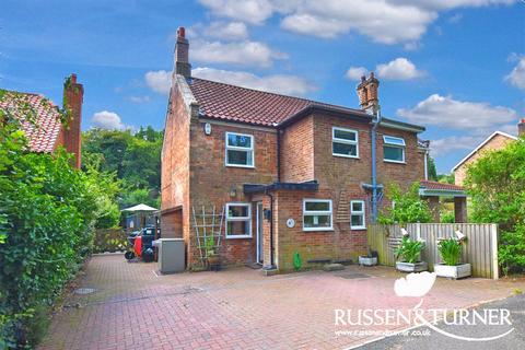 2 bedroom semi-detached house for sale, Brow Of The Hill, King's Lynn PE32