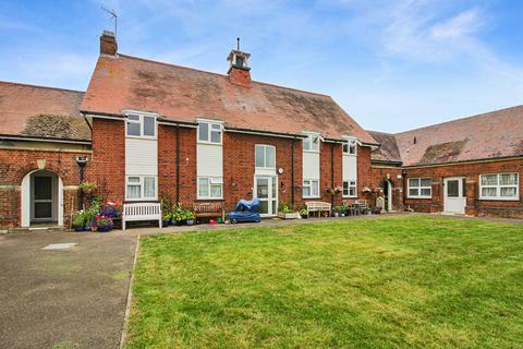 1 bedroom flat for sale, Gorringe Avenue, South Darenth, Dartford, Kent, DA4 9LT