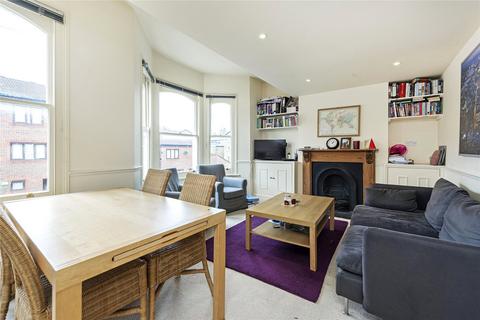 3 bedroom flat to rent, Solon Road, London, SW2