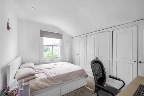 4 bedroom flat for sale, Clapham Common West Side, SW4