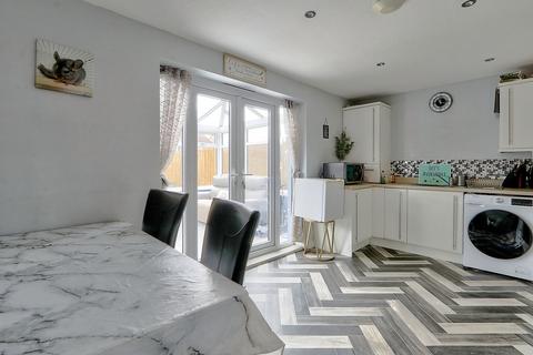 5 Birchwood Grove, Middlesbrough, TS6 0GE