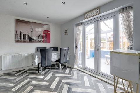 5 Birchwood Grove, Middlesbrough, TS6 0GE