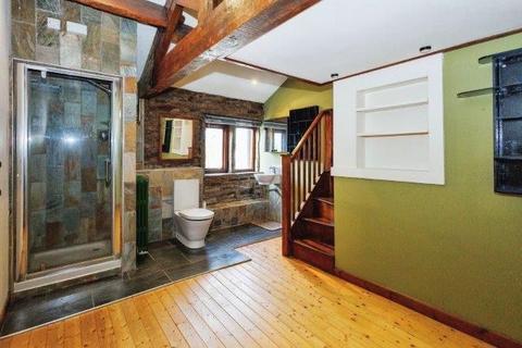 5 Clough, Shaw, Oldham, OL2 8PR
