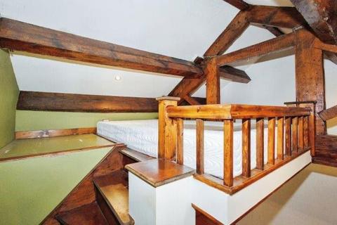 5 Clough, Shaw, Oldham, OL2 8PR