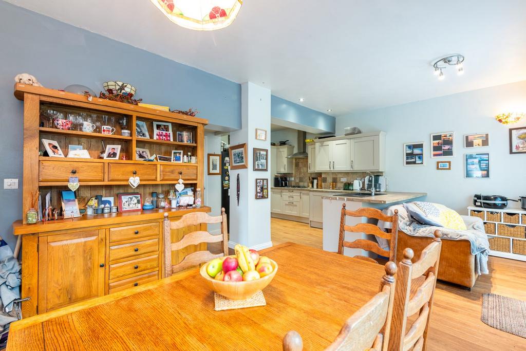 Dining kitchen