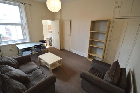 3 bedroom flat to rent, Dilston Road, Newcastle upon Tyne NE4