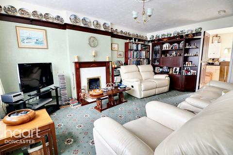 41 Heaton Gardens, Edlington, Doncaster, DN12 1SY