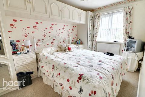 41 Heaton Gardens, Edlington, Doncaster, DN12 1SY