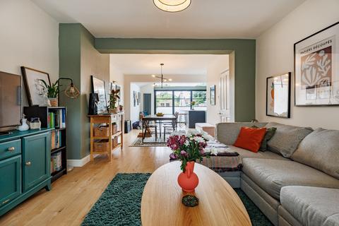 221 The Avenue, London, E4 9SE