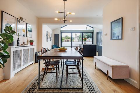 221 The Avenue, London, E4 9SE