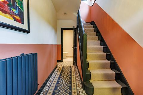 221 The Avenue, London, E4 9SE