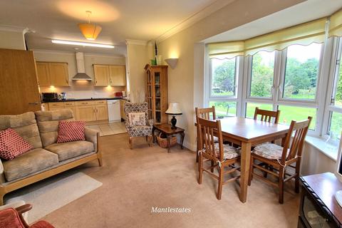 2 bedroom flat for sale, Goodwin Court, Church Hill Road EN4