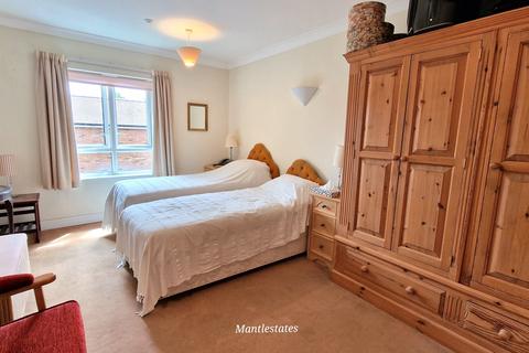 2 bedroom flat for sale, Goodwin Court, Church Hill Road EN4