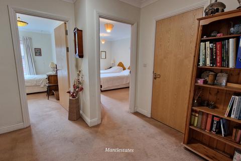 2 bedroom flat for sale, Goodwin Court, Church Hill Road EN4